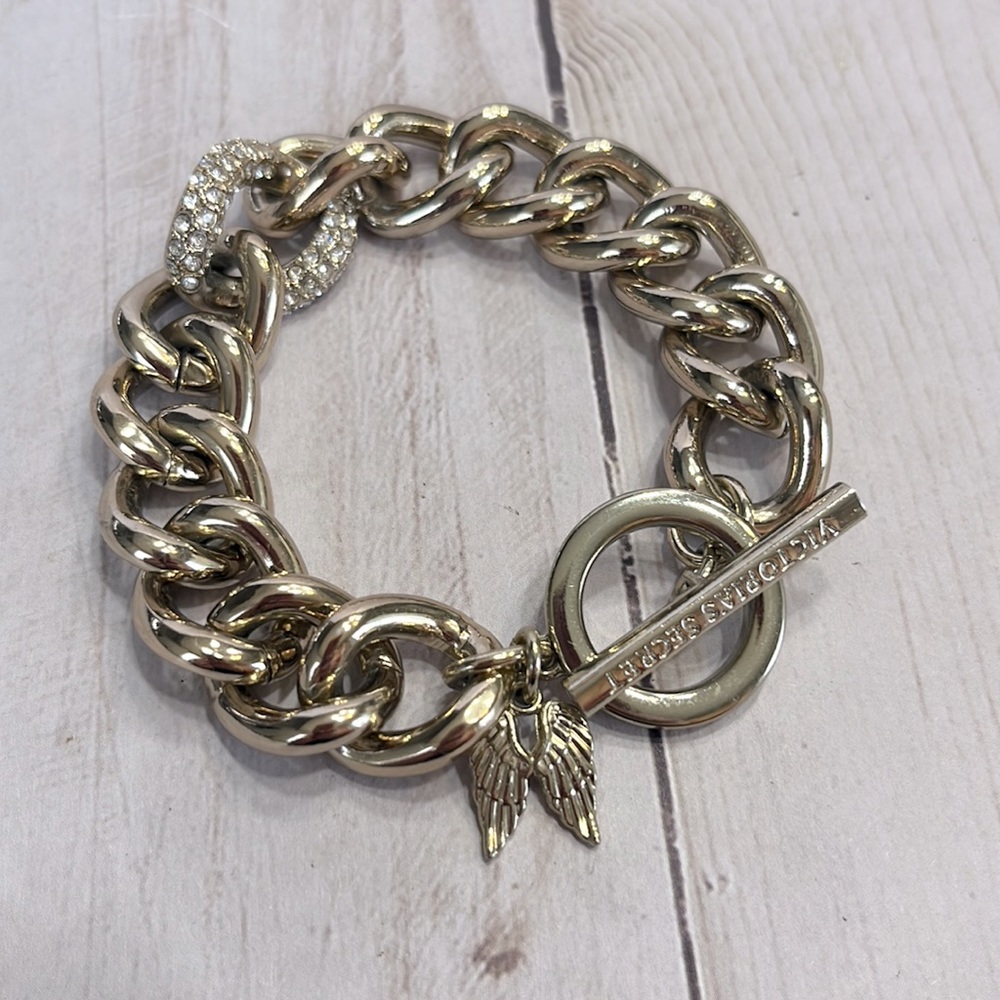 VS Victoria’s Secret Gold Toned Chainlink Bracelet with Diamond like stones